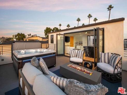 307 Goldenrod Avenue, Corona del Mar, CA
