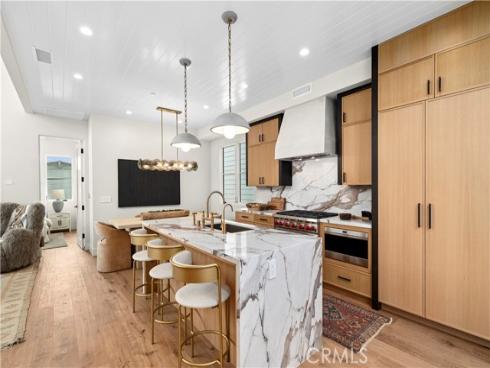 715 Poinsettia Avenue, Corona del Mar, CA