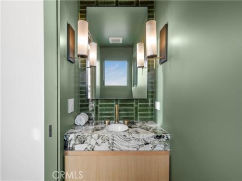 715 Poinsettia Avenue, Corona del Mar, CA