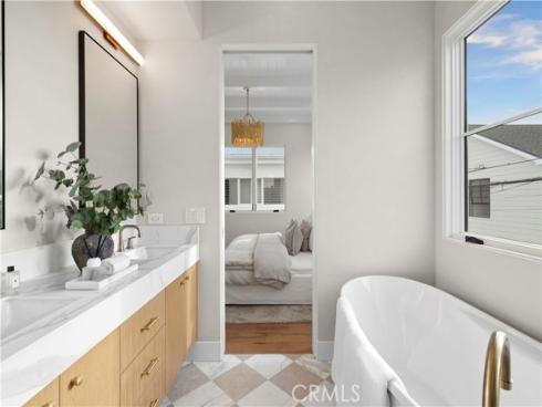 715 Poinsettia Avenue, Corona del Mar, CA