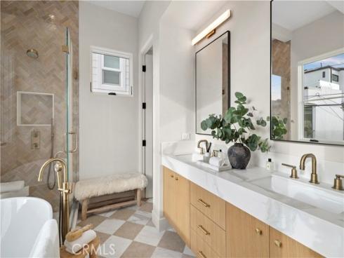 715 Poinsettia Avenue, Corona del Mar, CA