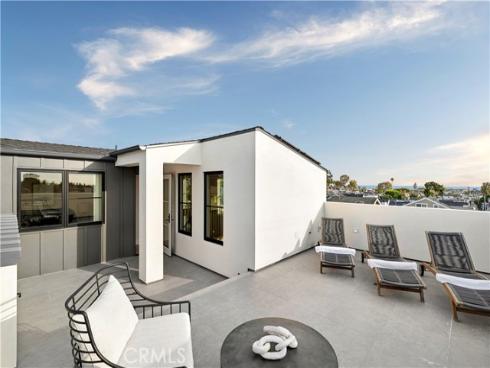 715 Poinsettia Avenue, Corona del Mar, CA