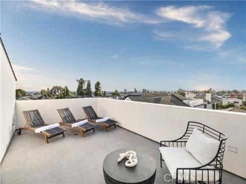 715 Poinsettia Avenue, Corona del Mar, CA