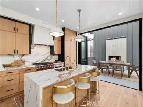 715 Poinsettia Avenue, Corona del Mar, CA