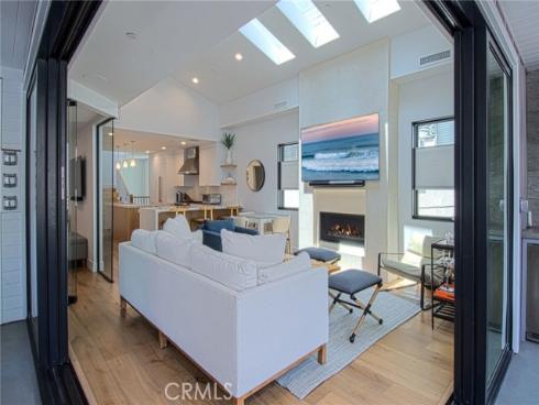 502  Begonia  , Corona del Mar, CA