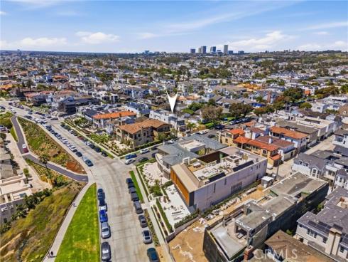 209  Narcissus   Avenue, Corona del Mar, CA