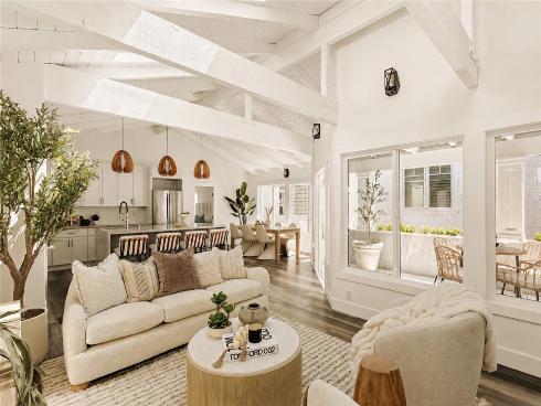 702  Acacia   Avenue, Corona del Mar, CA