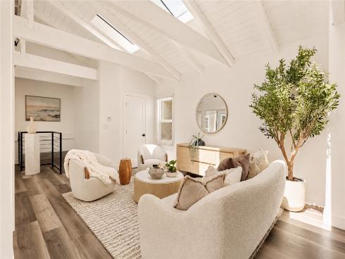 702  Acacia   Avenue, Corona del Mar, CA