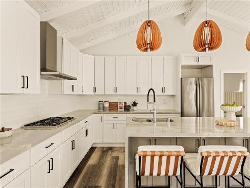 702  Acacia   Avenue, Corona del Mar, CA