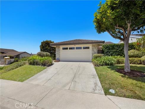 1 Breakwater Drive , Corona del Mar, CA