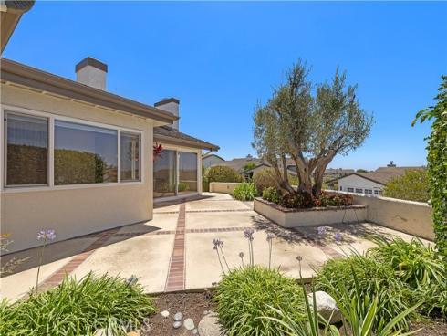 1 Breakwater Drive , Corona del Mar, CA