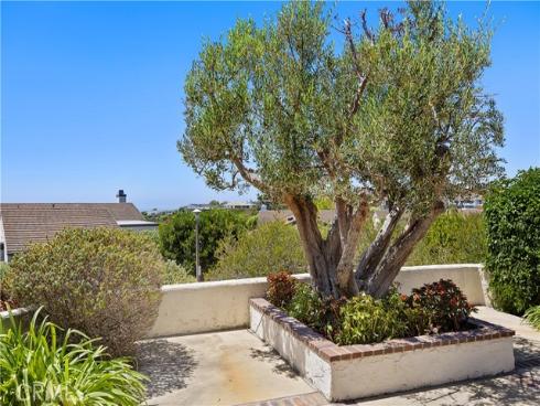 1 Breakwater Drive , Corona del Mar, CA