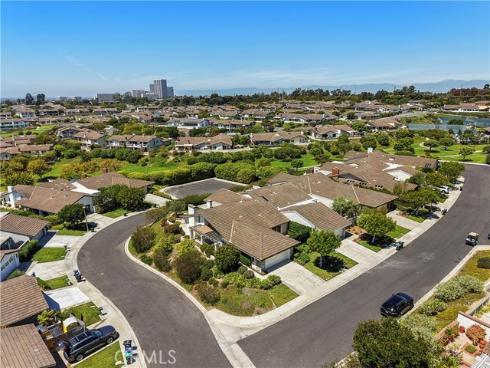 1 Breakwater Drive , Corona del Mar, CA