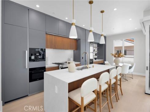 321 Larkspur 1-2 Avenue, Corona del Mar, CA