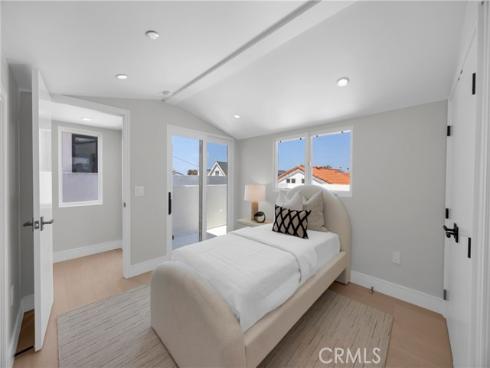 321 Larkspur 1-2 Avenue, Corona del Mar, CA