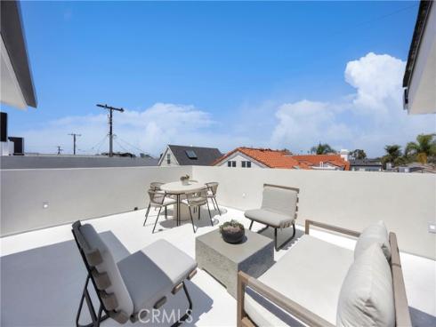 321 Larkspur 1-2 Avenue, Corona del Mar, CA
