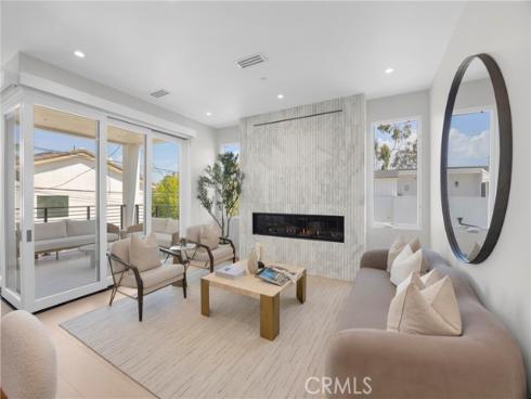 321 Larkspur 1-2 Avenue, Corona del Mar, CA