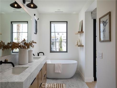 506  Goldenrod Ave  , Corona del Mar, CA