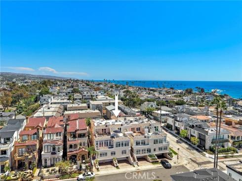 302 Carnation Avenue, Corona del Mar, CA