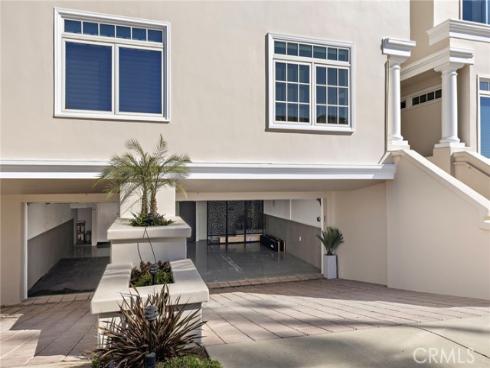 302 Carnation Avenue, Corona del Mar, CA