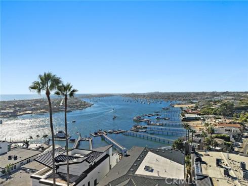 302 Carnation Avenue, Corona del Mar, CA