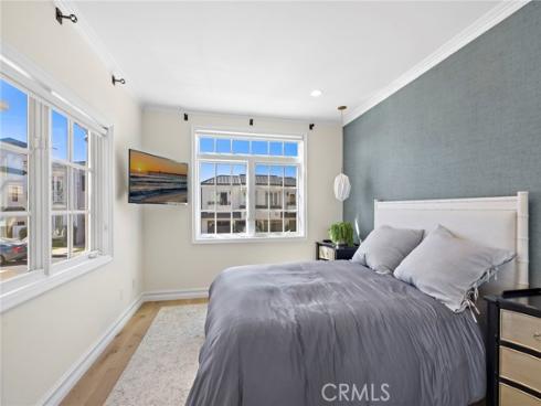 302 Carnation Avenue, Corona del Mar, CA