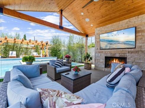 168 Monte Vista Avenue, Costa Mesa, CA