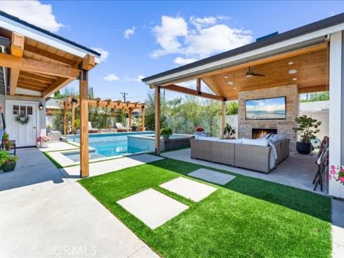 168 Monte Vista Avenue, Costa Mesa, CA