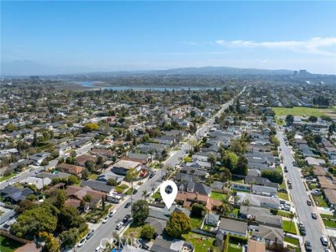 235  22nd   Street, Costa Mesa, CA