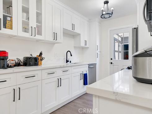 2334 Bunker Hill Way, Costa Mesa, CA