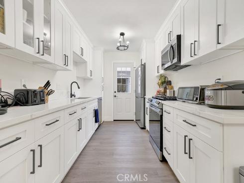 2334 Bunker Hill Way, Costa Mesa, CA