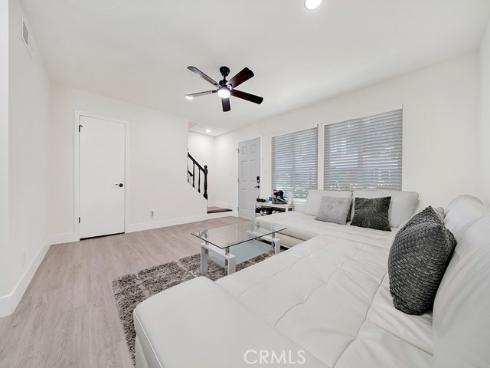 2334 Bunker Hill Way, Costa Mesa, CA