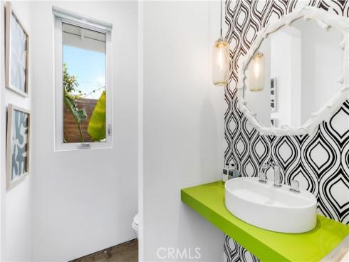 223 Robinhood Place, Costa Mesa, CA