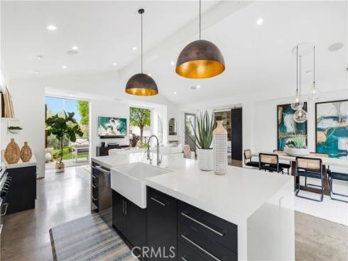 223 Robinhood Place, Costa Mesa, CA