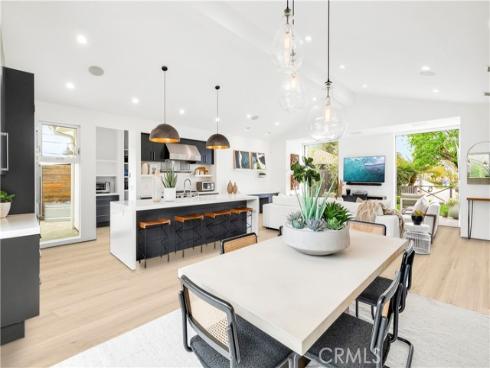 223 Robinhood Place, Costa Mesa, CA