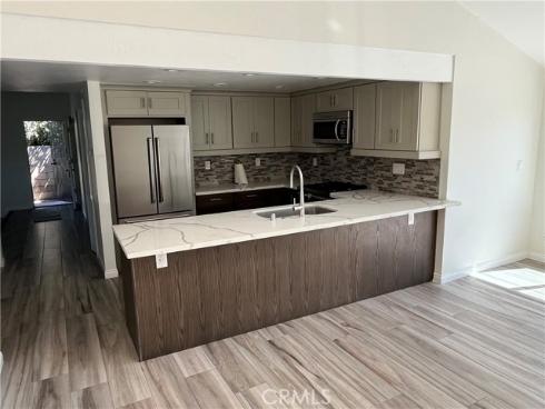 933 Carnation Avenue, Costa Mesa, CA