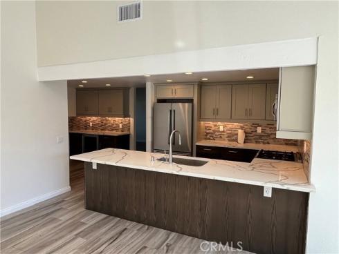 933 Carnation Avenue, Costa Mesa, CA