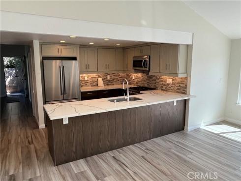 933 Carnation Avenue, Costa Mesa, CA