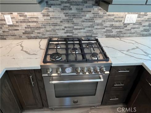 933 Carnation Avenue, Costa Mesa, CA