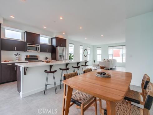 2015 Placentia Avenue, Costa Mesa, CA