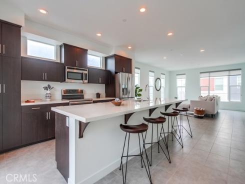 2015 Placentia Avenue, Costa Mesa, CA