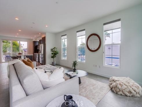 2015 Placentia Avenue, Costa Mesa, CA