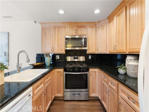 543 W Wilson 6 Street, Costa Mesa, CA