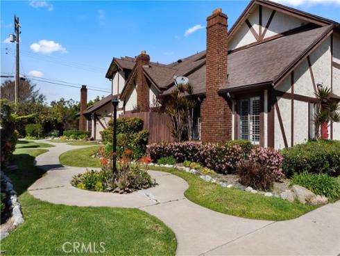 543 W Wilson 6 Street, Costa Mesa, CA