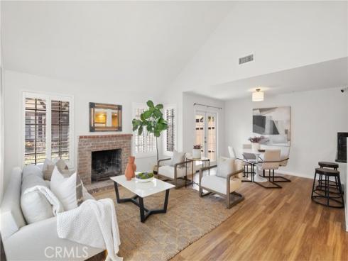 543 W Wilson 6 Street, Costa Mesa, CA