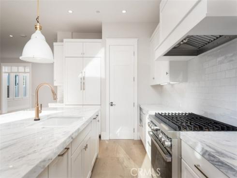 387 La Perle Place, Costa Mesa, CA