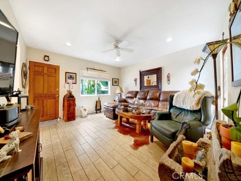 1527 Orange Avenue, Costa Mesa, CA