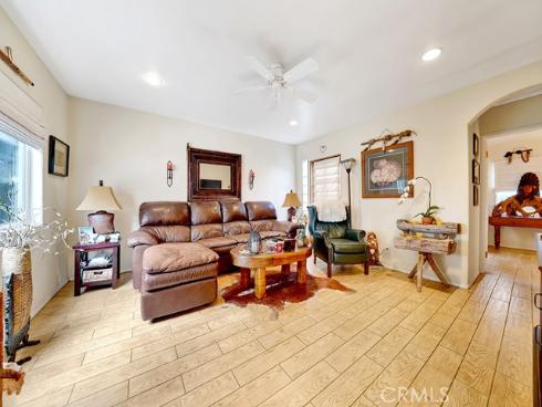 1527 Orange Avenue, Costa Mesa, CA