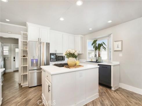 2197 Santa Ana , Costa Mesa, CA