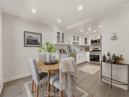 2200 Canyon Drive 8 , Costa Mesa, CA